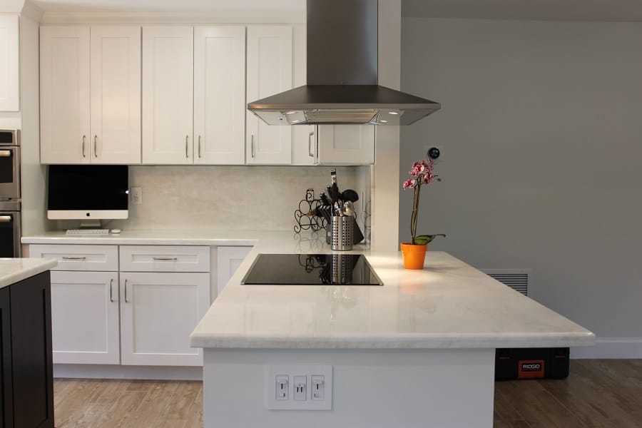 https://www.marblecastle.com/wp-content/uploads/2019/02/kitchen-remodeling-kitchen-countertops-castle-tile-marble-granite-our-work-our-projects-orgcwb20190221-12.jpg