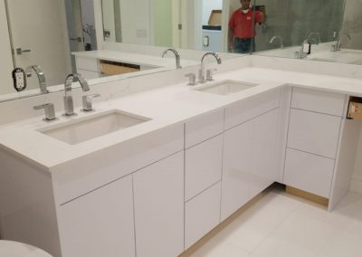 bathroom countertop white quartz_fine grey veins Boca Raton