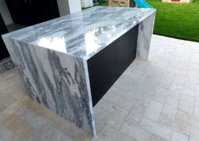 outdoor kitchen Boca Raton Castile Tile and Marble_3cm Branco shadow polished (4)